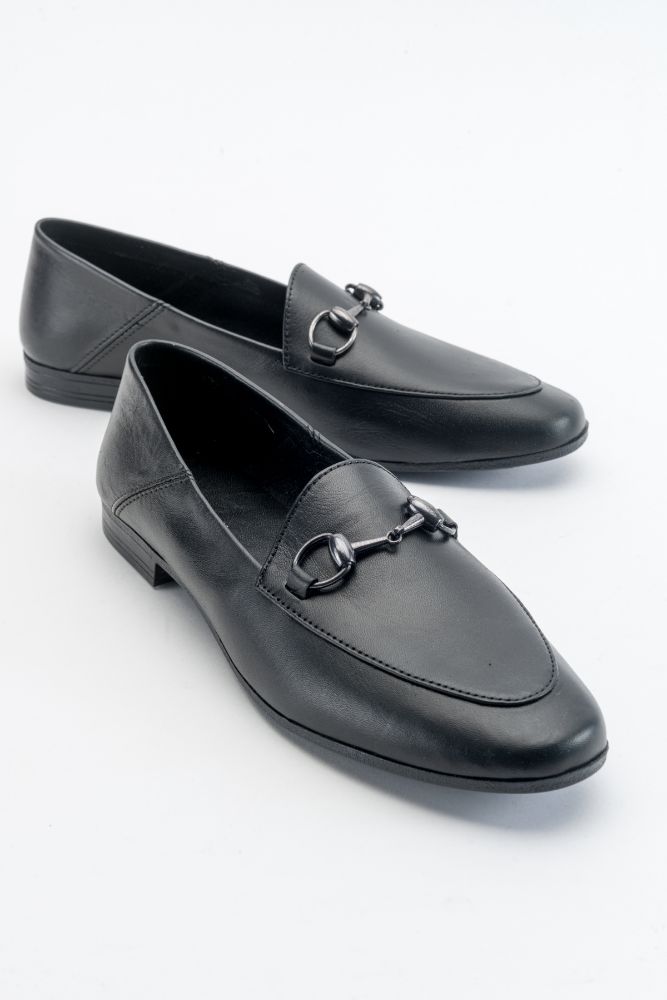 kadin-deri-zincirli-loafer-SIYAH-OK23257-0055371_0