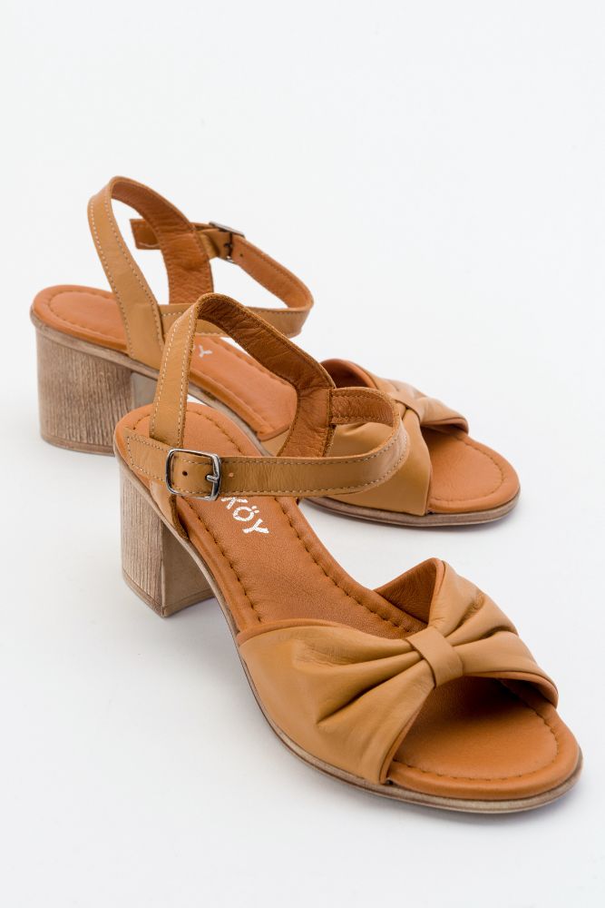 kadin-deri-topuklu-sandalet-TABA-ALP2326000-0057431_0