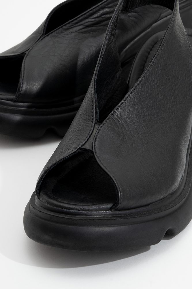kadin-deri-kalin-taban-sandalet-SIYAH-HKN2527672-0090493_0