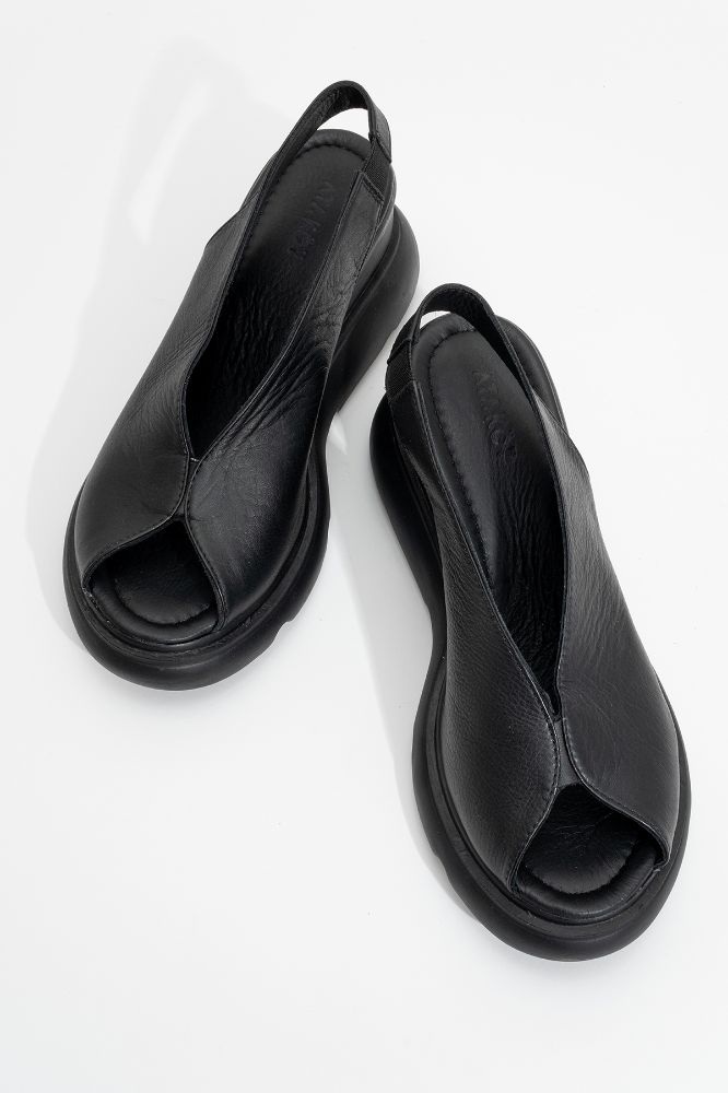 kadin-deri-kalin-taban-sandalet-SIYAH-HKN2527672-0090495_0