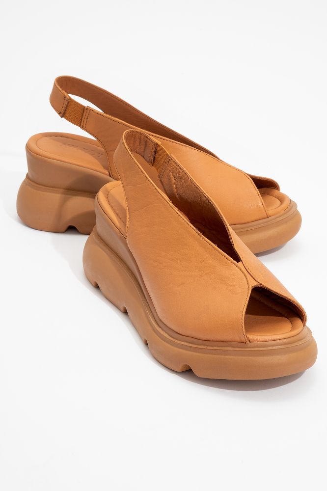 kadin-deri-kalin-taban-sandalet-TABA-HKN2527672-0090501_0