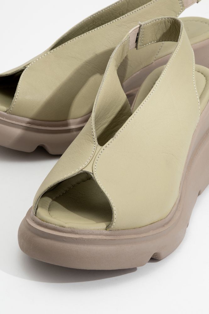 kadin-deri-kalin-taban-sandalet-YESIL-HKN2527672-0090520_0