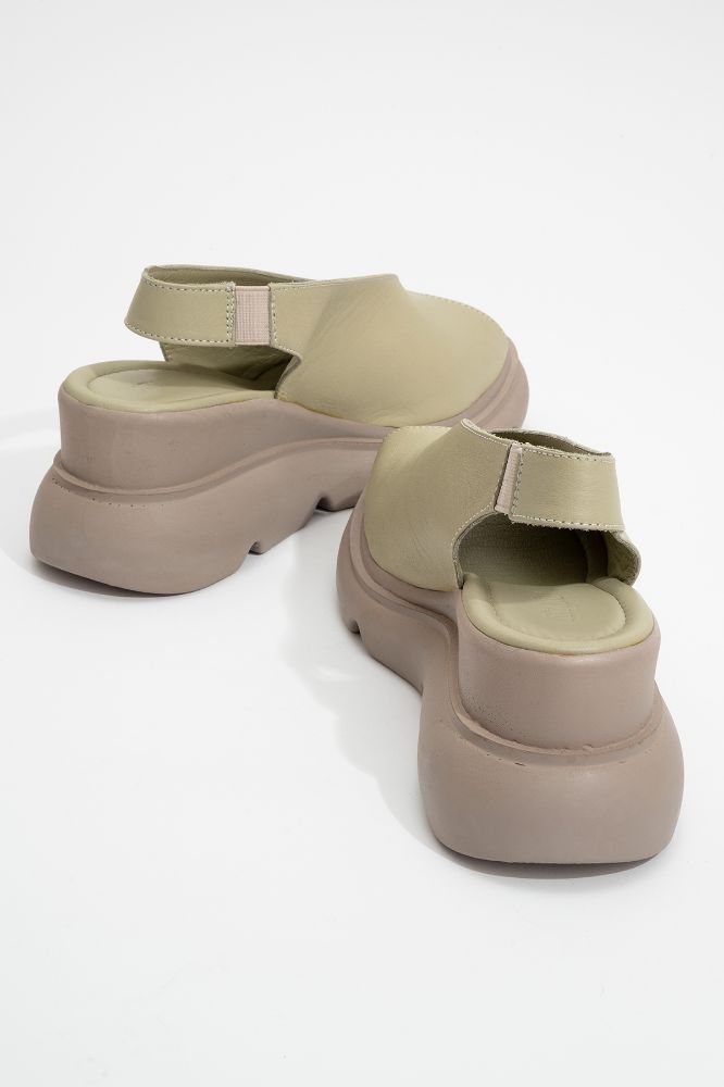 kadin-deri-kalin-taban-sandalet-YESIL-HKN2527672-0090521_0