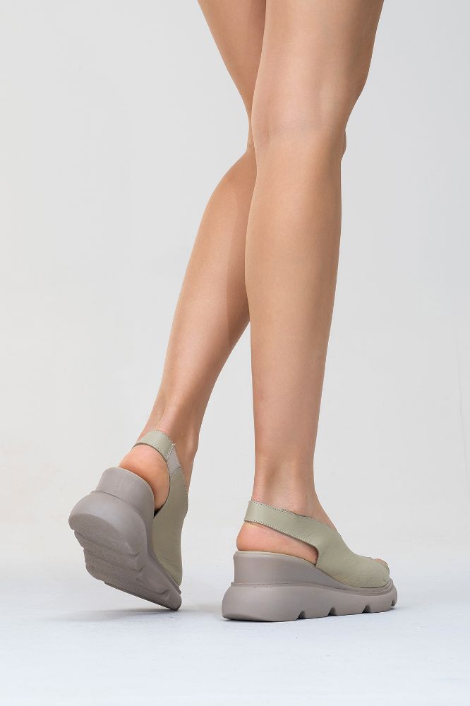 kadin-deri-kalin-taban-sandalet-YESIL-HKN2527672-0090526_0