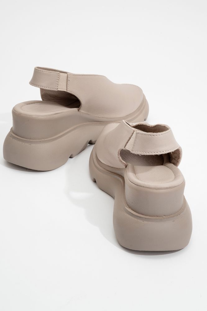 kadin-deri-kalin-taban-sandalet-GRI-HKN2527672-0090530_0