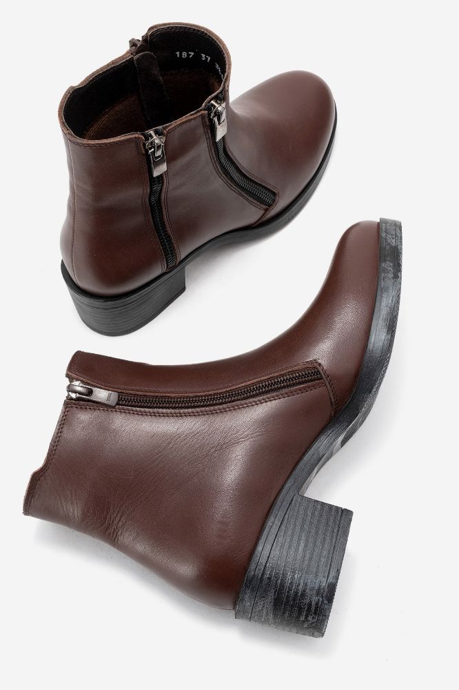 kadin-deri-fermuar-detayli-topuklu-bot-KAHVE-PNC187-0100803_0