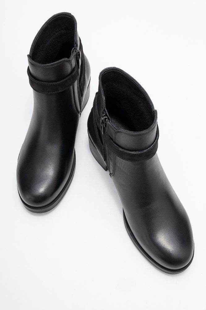 kadin-deri-aksesuar-detayli-topuklu-bot--SIYAH SIYAH NUBUK-PNC154-0101695_0