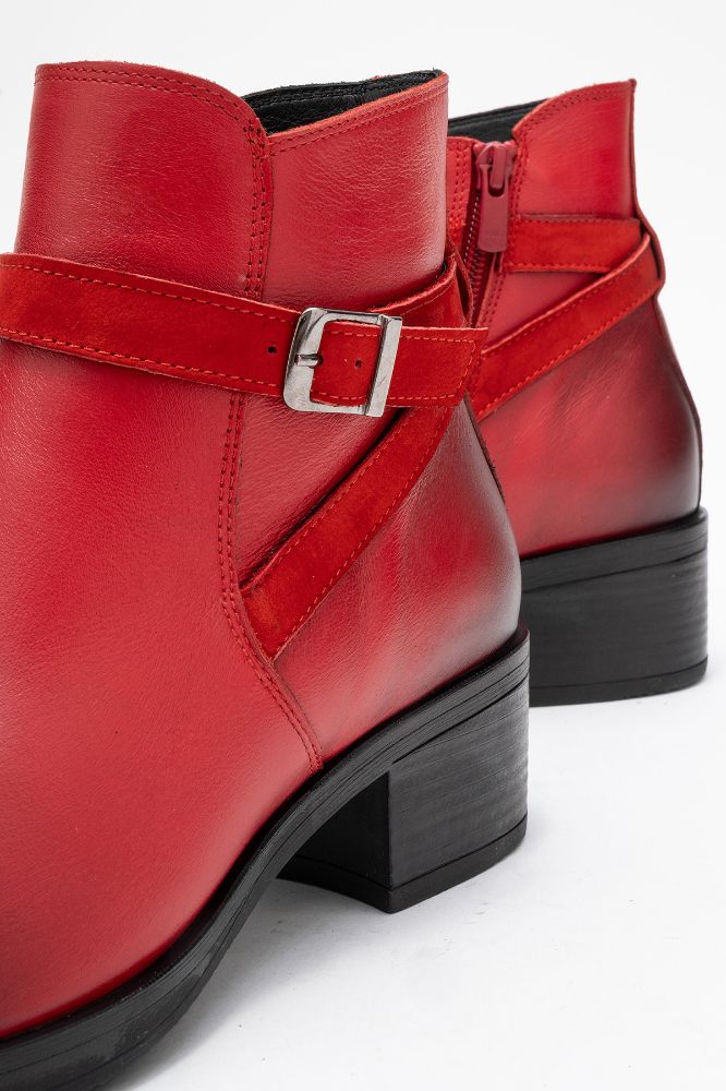 kadin-deri-aksesuar-detayli-topuklu-bot--KIRMIZI KIRMIZI NUBUK-PNC154-0101705_0