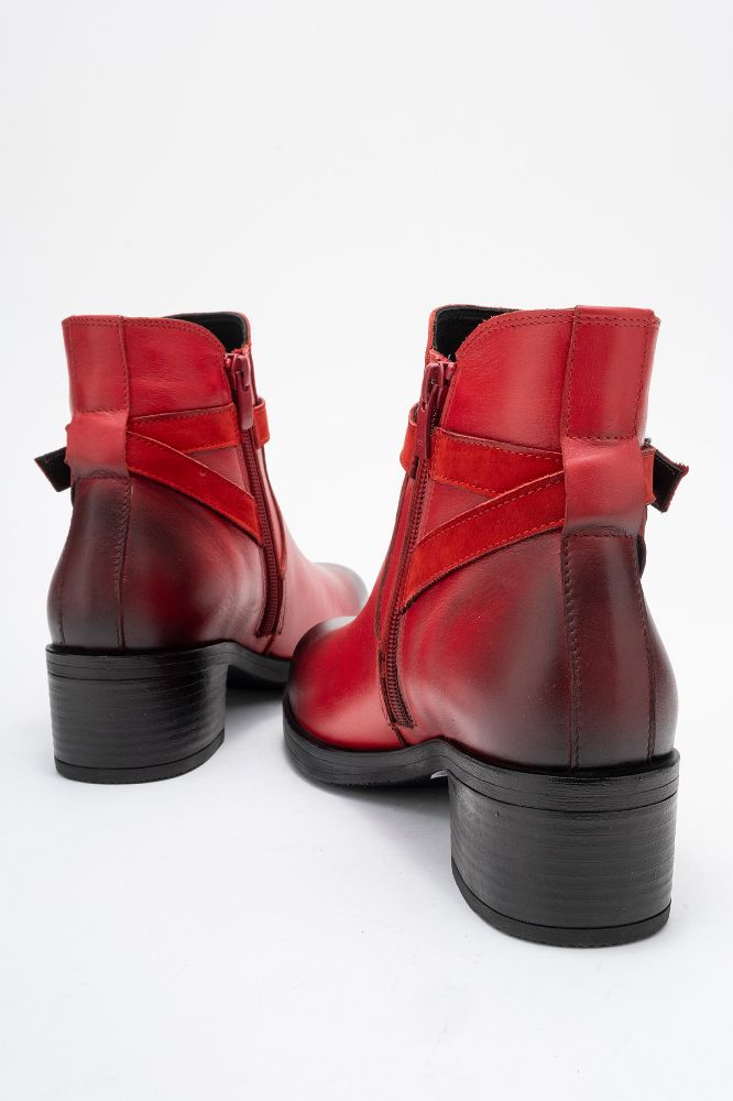 kadin-deri-aksesuar-detayli-topuklu-bot--KIRMIZI KIRMIZI NUBUK-PNC154-0101706_0