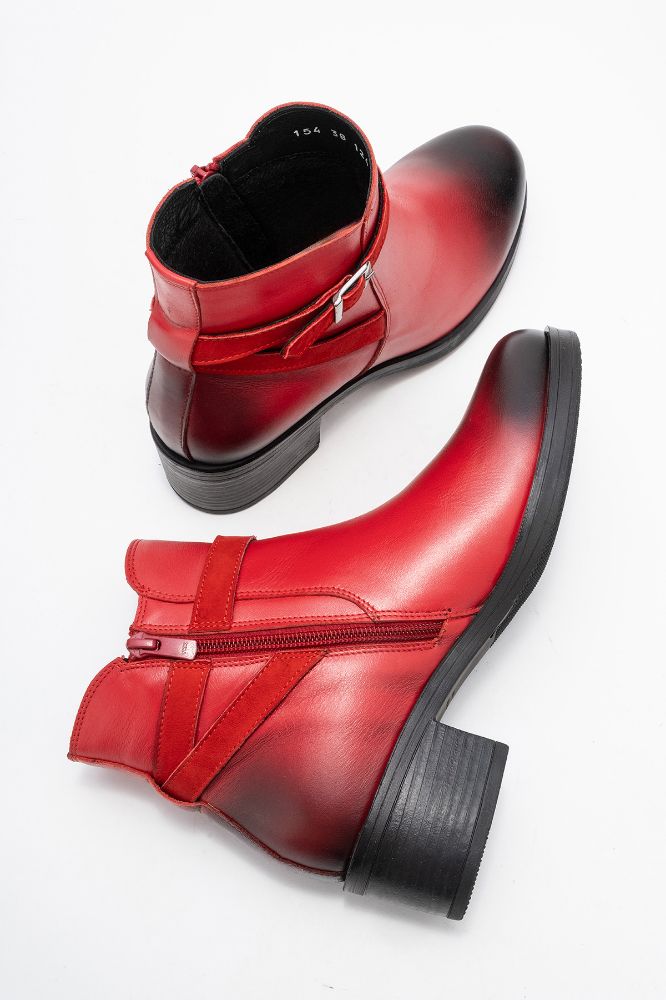 kadin-deri-aksesuar-detayli-topuklu-bot--KIRMIZI KIRMIZI NUBUK-PNC154-0101708_0