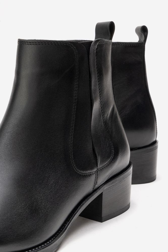 kadin-deri-topuklu-bot-SIYAH-PNC635-0102354_0